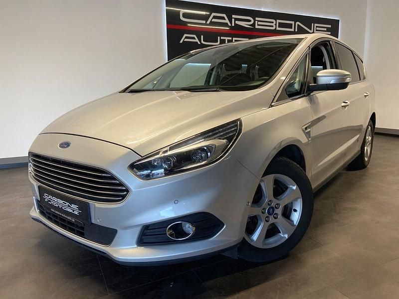 Gebraucht Ford S-MAX Titanium 150 PS (110 kW) 2018 Silber Van / Kleinbus