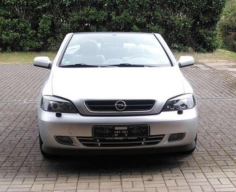 Second-hand Opel Astra 147 CP (108 kW) 2002 Argintiu Cabrio