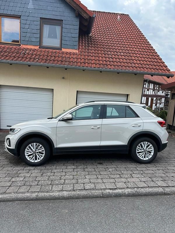 Beige Gebraucht 2023 VW T-Roc SUV | 26.499 € (Guter Preis) - Bild 1/4