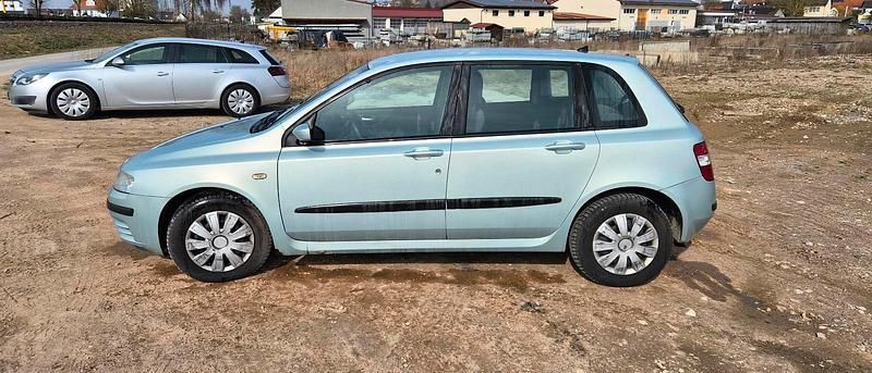 Gebraucht Fiat Stilo 133 PS (97 kW) 2002 Silber Limousine