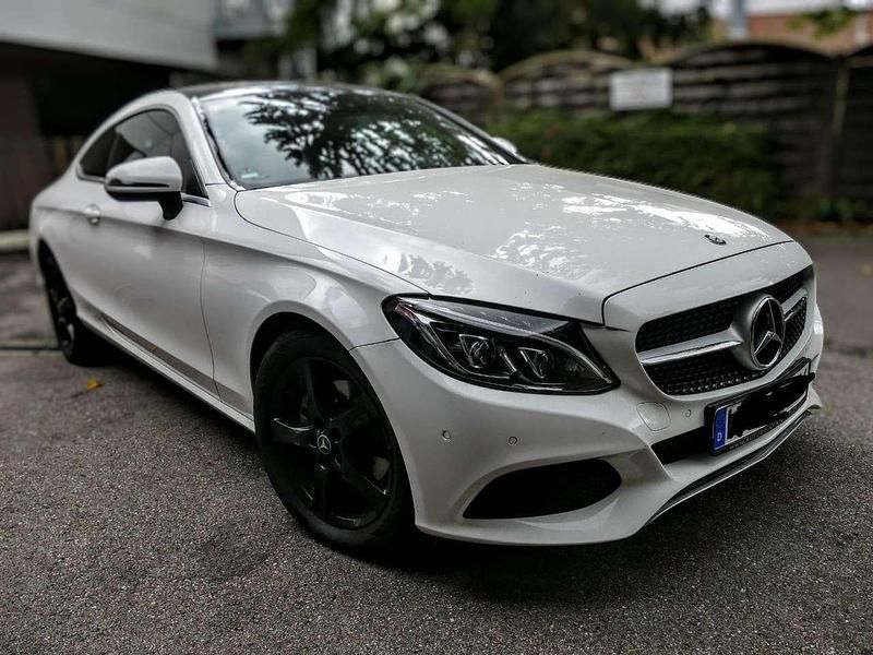Gebraucht Mercedes C200 184 PS (135 kW) 2017 Weiß Coupé