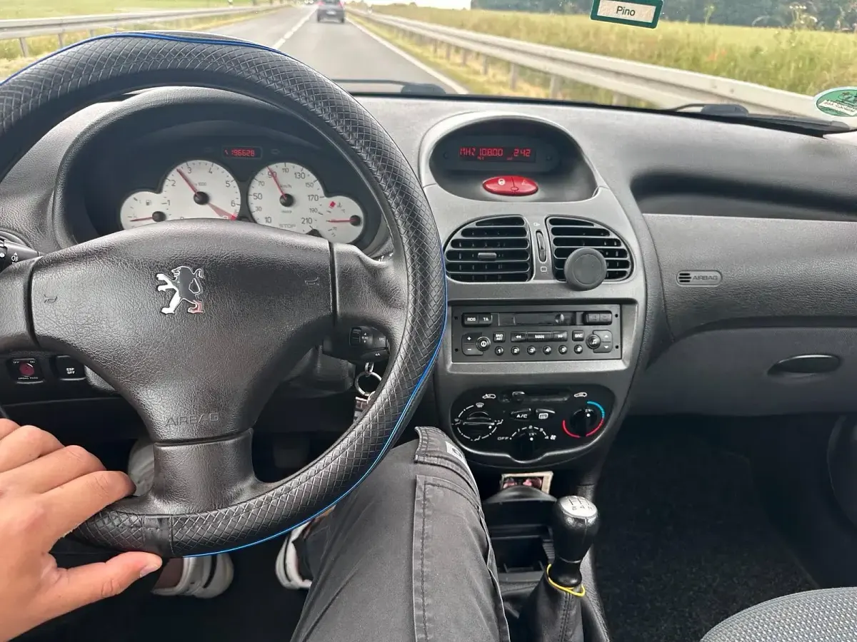 Gebraucht Peugeot 206 88 PS (64 kW) 2005 Andere farben Limousine