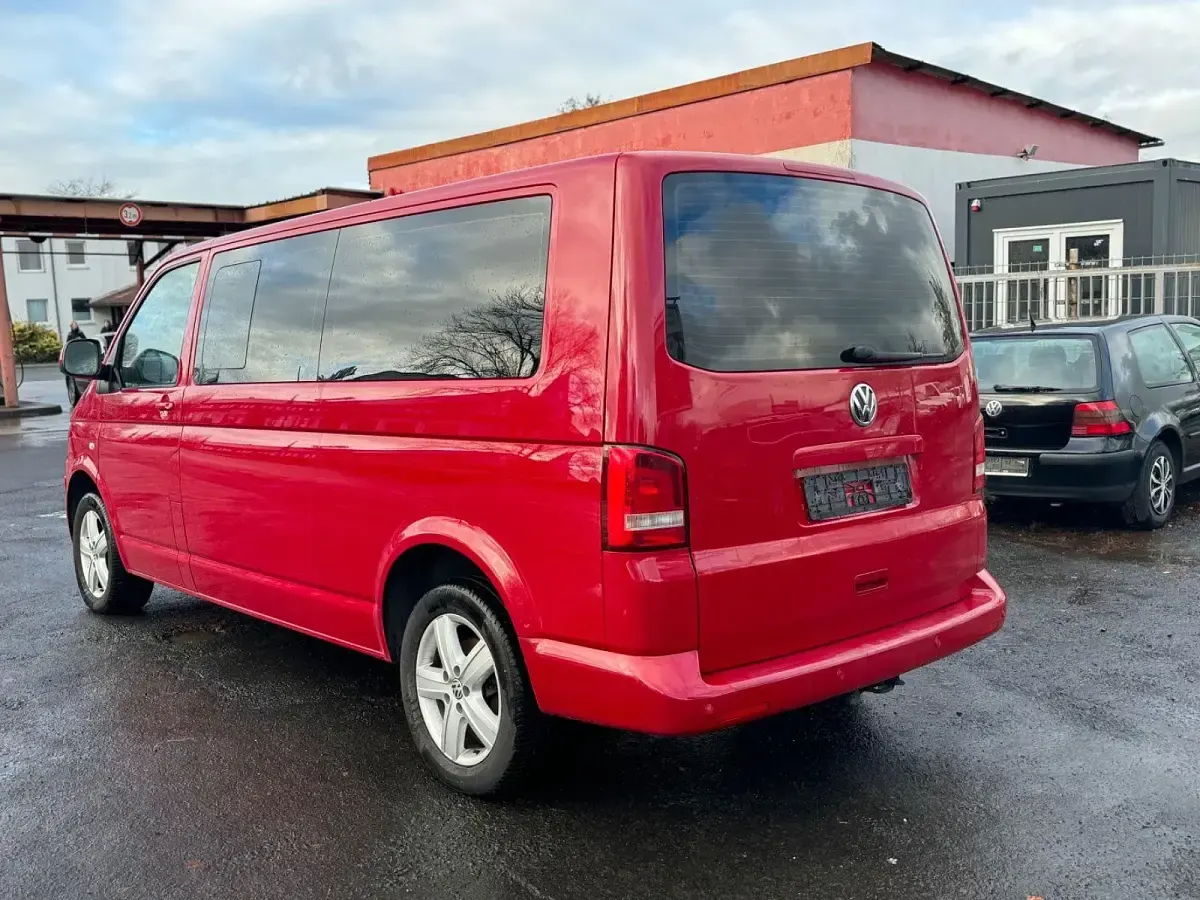 Gebraucht VW Multivan 179 PS (131 kW) 2011 Rot Van / Kleinbus