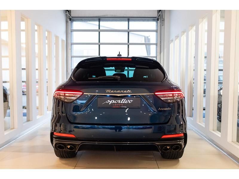 Neu Maserati Levante 581 PS (427 kW) 2026 Blu royale SUV