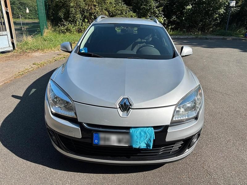 Grau Gebraucht 2013 Renault Mégane GrandTour Kombi | 3.250 € (Guter Preis) - Bild 1/4
