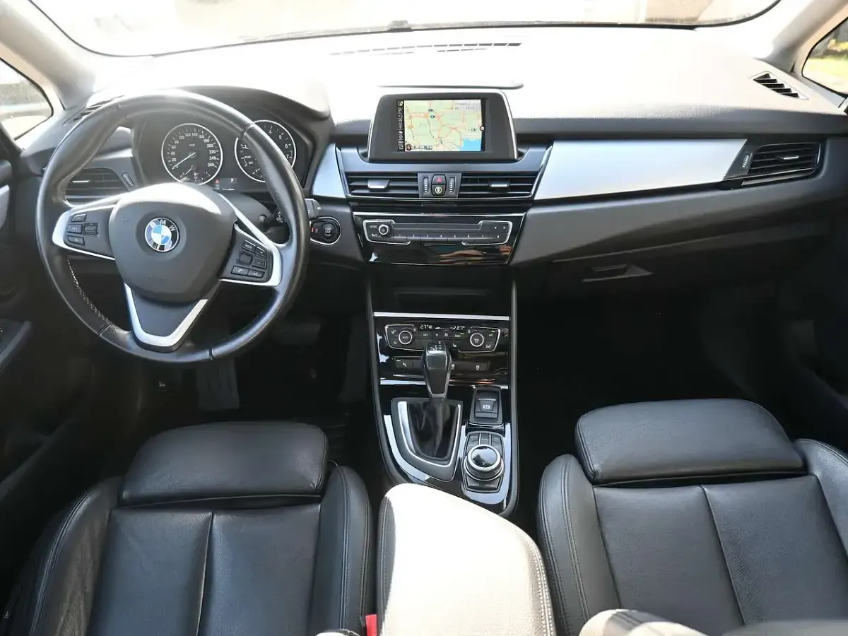 Gebraucht BMW 220 Advantage 192 PS (141 kW) 2016 Mineralgraumet. Van / Kleinbus