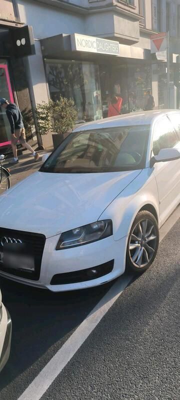 Weiß Gebraucht 2011 Audi A3 Limousine | 3.000 € (Superpreis) - Bild 1/4