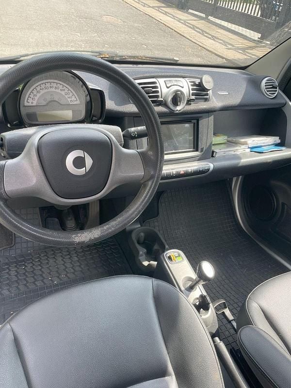 Weiß Gebraucht 2015 Smart ForTwo Coupé Coupé | 4.750 € (Guter Preis) - Bild 1/4