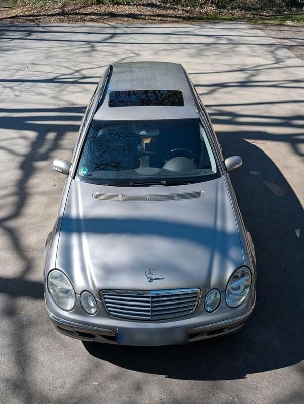 Gold Gebraucht 2004 Mercedes 220 Kombi | 4.444 € (Fairer Preis) - Bild 1/4