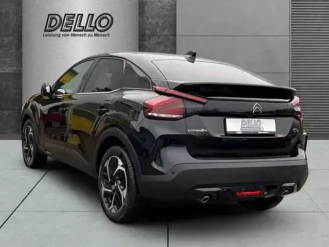 Gebraucht Citroën C4 Shine 131 PS (96 kW) 2023 Lackierung schwarz perla nera/ Limousine