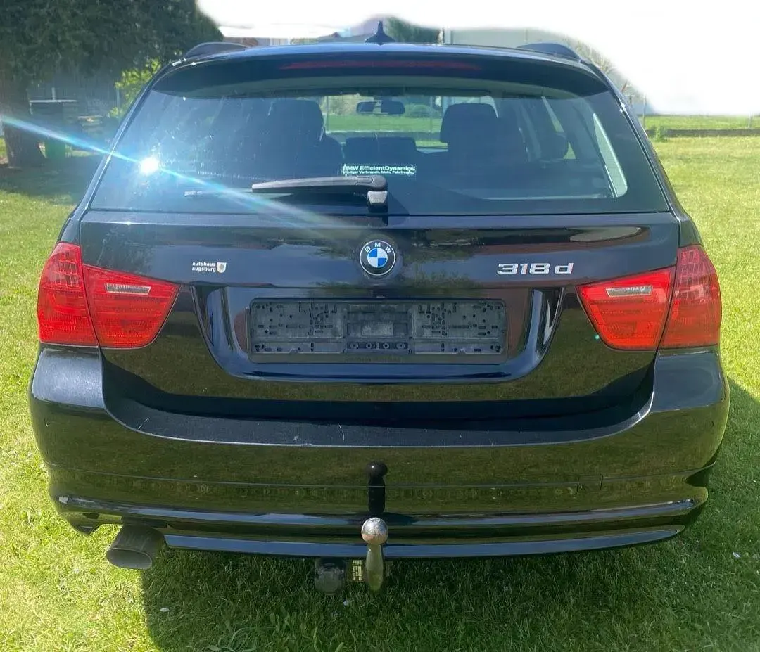 Occasion BMW 318 Efficient Dynamics 143 ch (105 kW) 2011 Noir Break