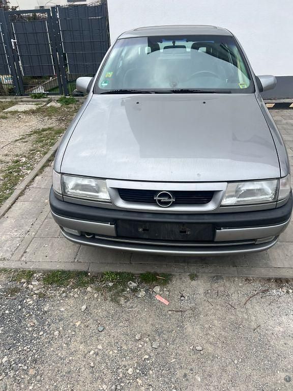 Gebraucht Opel Vectra 122 PS (89 kW) 1997 Silber Limousine