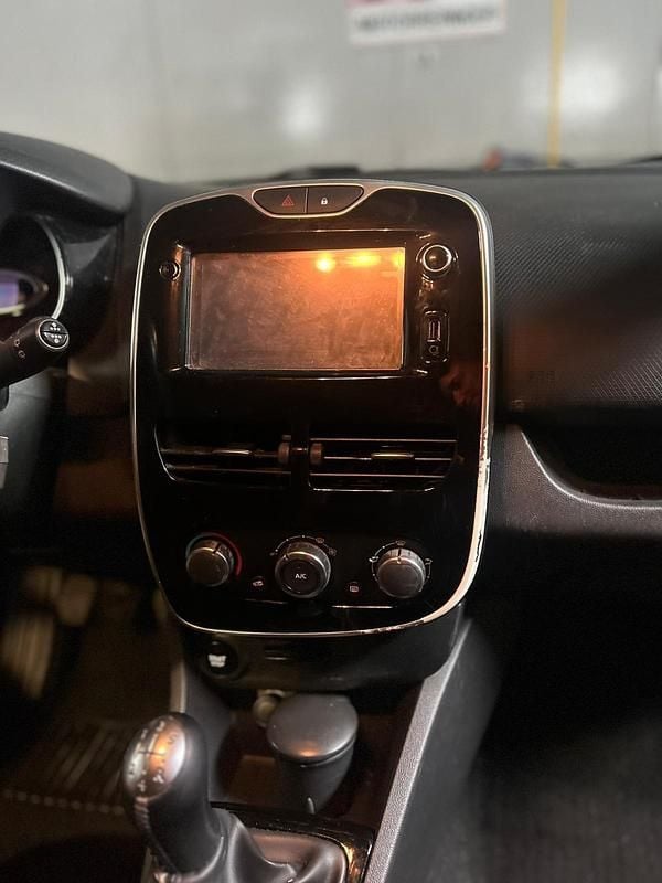 Gebraucht Renault Clio IV Intens 90 PS (66 kW) 2016 Weiß Kleinwagen