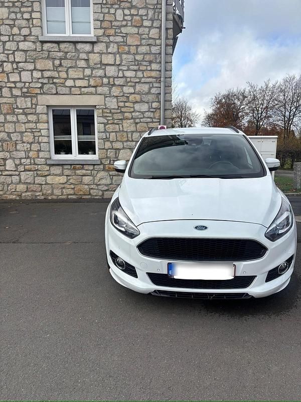 Gebraucht Ford S-MAX ST-Line 160 PS (117 kW) 2019 Weiß Van / Kleinbus