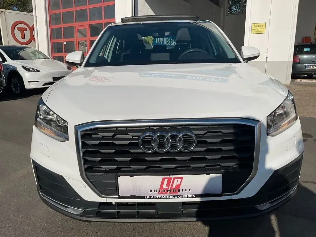 Gebraucht Audi Q2 Basis 150 PS (110 kW) 2019 Weiß SUV