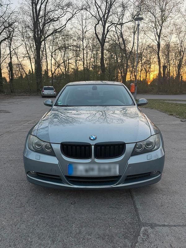 Gebraucht BMW 325 218 PS (160 kW) 2006 Blau Limousine