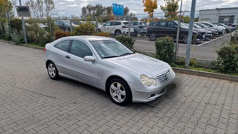 Silber Gebraucht 2002 Mercedes CLC180 Kleinwagen | 750 € - Bild 1/4