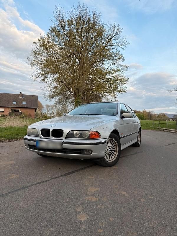 Gebraucht BMW 520 Basis 150 PS (110 kW) 2000 Silber Limousine