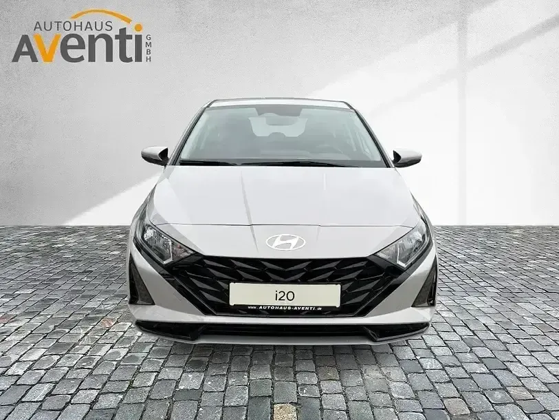 Gebraucht Hyundai i20 Trend 101 PS (74 kW) 2025 Grau Limousine