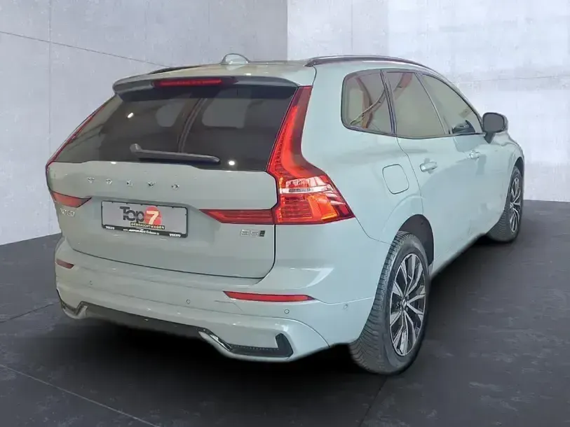 Gebraucht Volvo XC60 Plus 250 PS (183 kW) 2025 Grau SUV