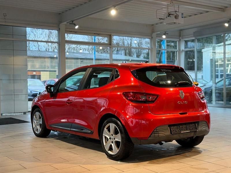 Gebraucht Renault Clio IV Dynamique 120 PS (88 kW) 2015 Rot Limousine