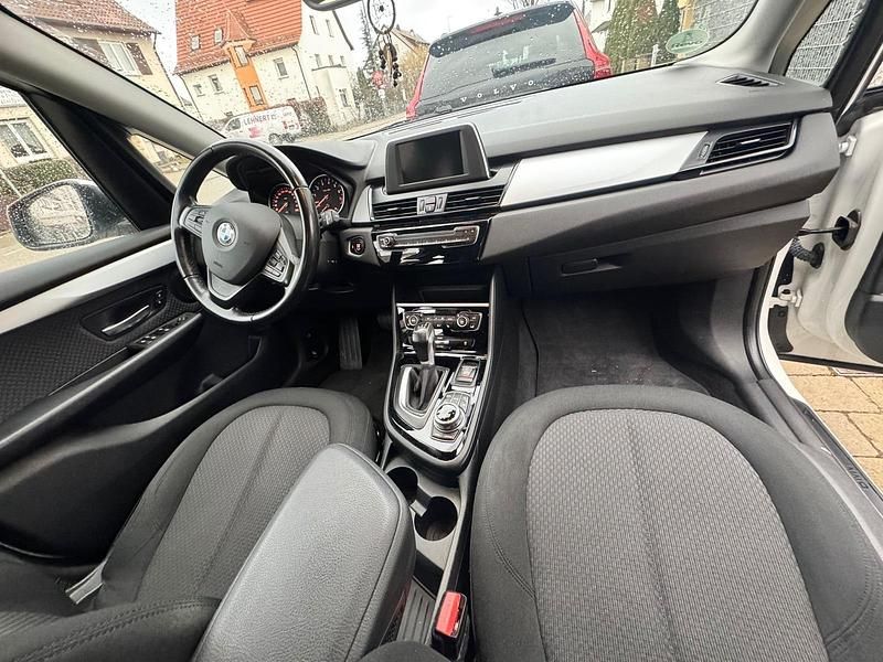 Gebraucht BMW 218 Active Tourer Advantage 136 PS (100 kW) 2017 Weiß Van / Kleinbus