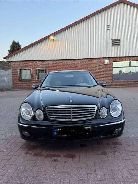 Gebraucht Mercedes E500 Elegance 306 PS (225 kW) 2004 Limousine