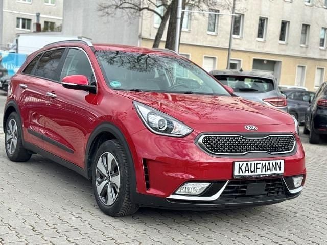 Gebraucht Kia Niro Vision 141 PS (103 kW) 2017 K3r) temptation rot met. (rot SUV