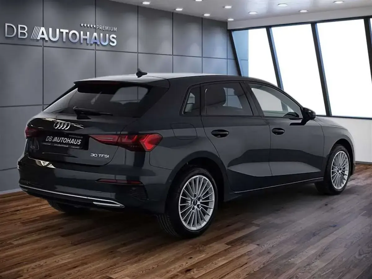 Gebraucht Audi A3 Advanced Plus 110 PS (80 kW) 2023 Grau Limousine