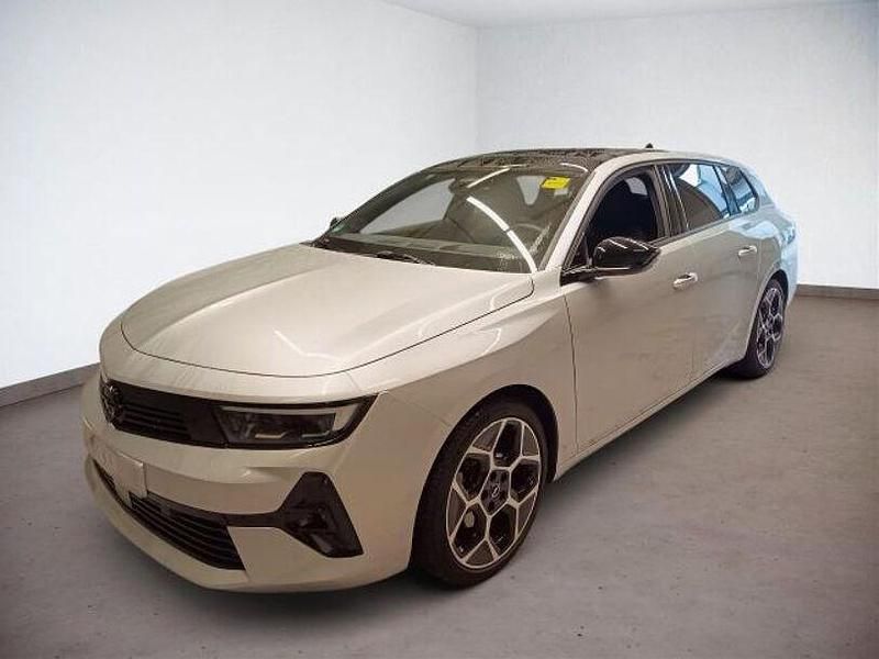 Gebraucht Opel Astra Ultimate 131 PS (96 kW) 2024 Kristall silber Kombi