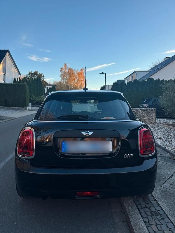 Second-hand Mini ONE 102 CP (75 kW) 2017 Negru Hatchback