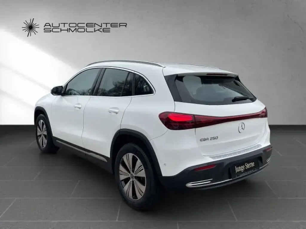 Second-hand Mercedes EQA250 Advanced 139 kW (190 CP) 2024 Alb SUV