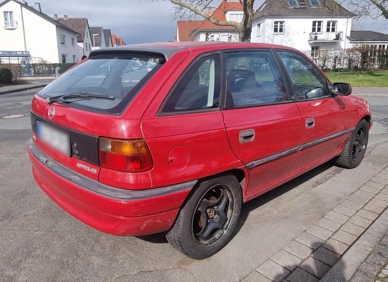 Gebraucht Opel Astra 75 PS (55 kW) 1997 Rot Coupé