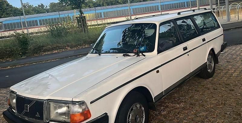 Weiß Gebraucht 1983 Volvo 240 Kombi | 7.200 € - Bild 1/4