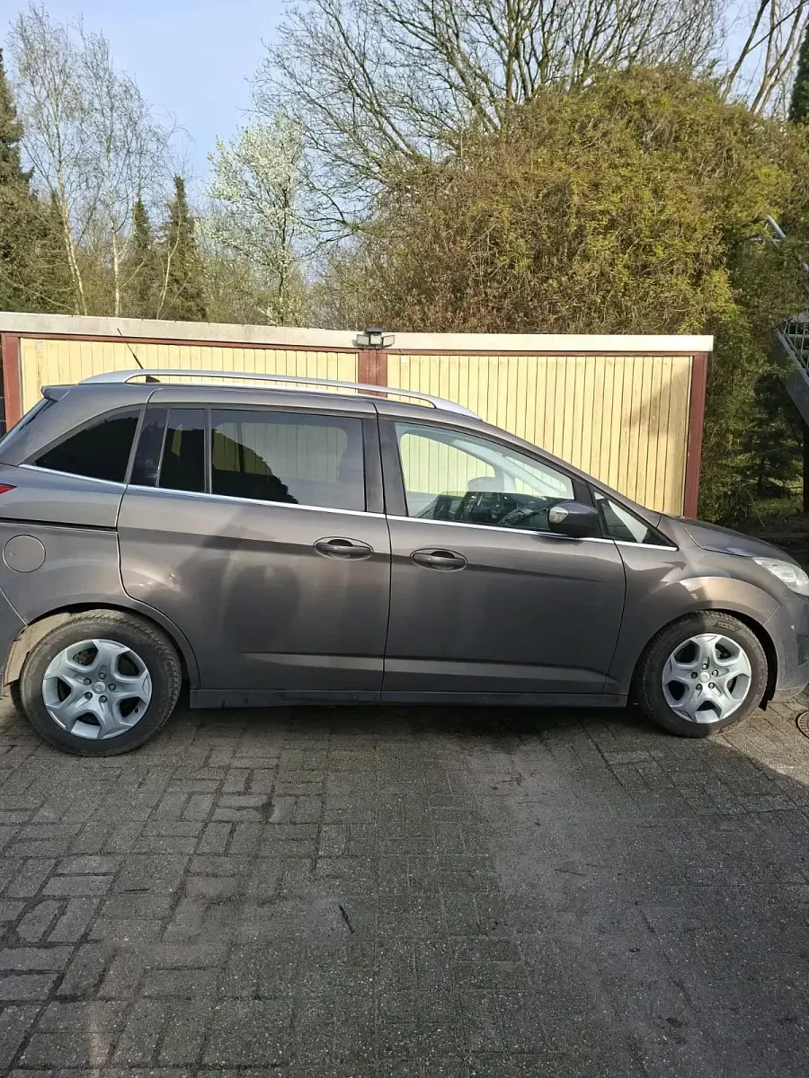 Gebraucht Ford Grand C-Max 115 PS (84 kW) 2012 Braun Van / Kleinbus