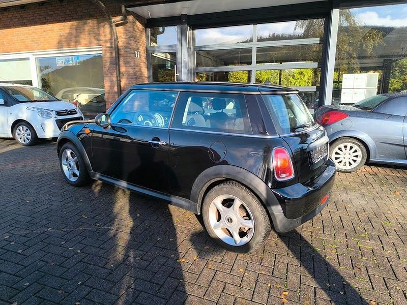 Gebraucht Mini ONE 75 PS (55 kW) 2010 Schwarz Kleinwagen