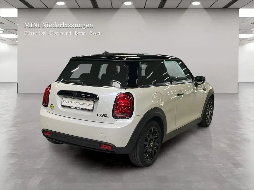 Usata Mini Cooper SE 135 kW (184 CV) 2023 Bianco Utilitaria