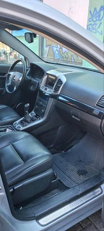 Gebraucht Chevrolet Captiva 163 PS (119 kW) 2012 Grau SUV