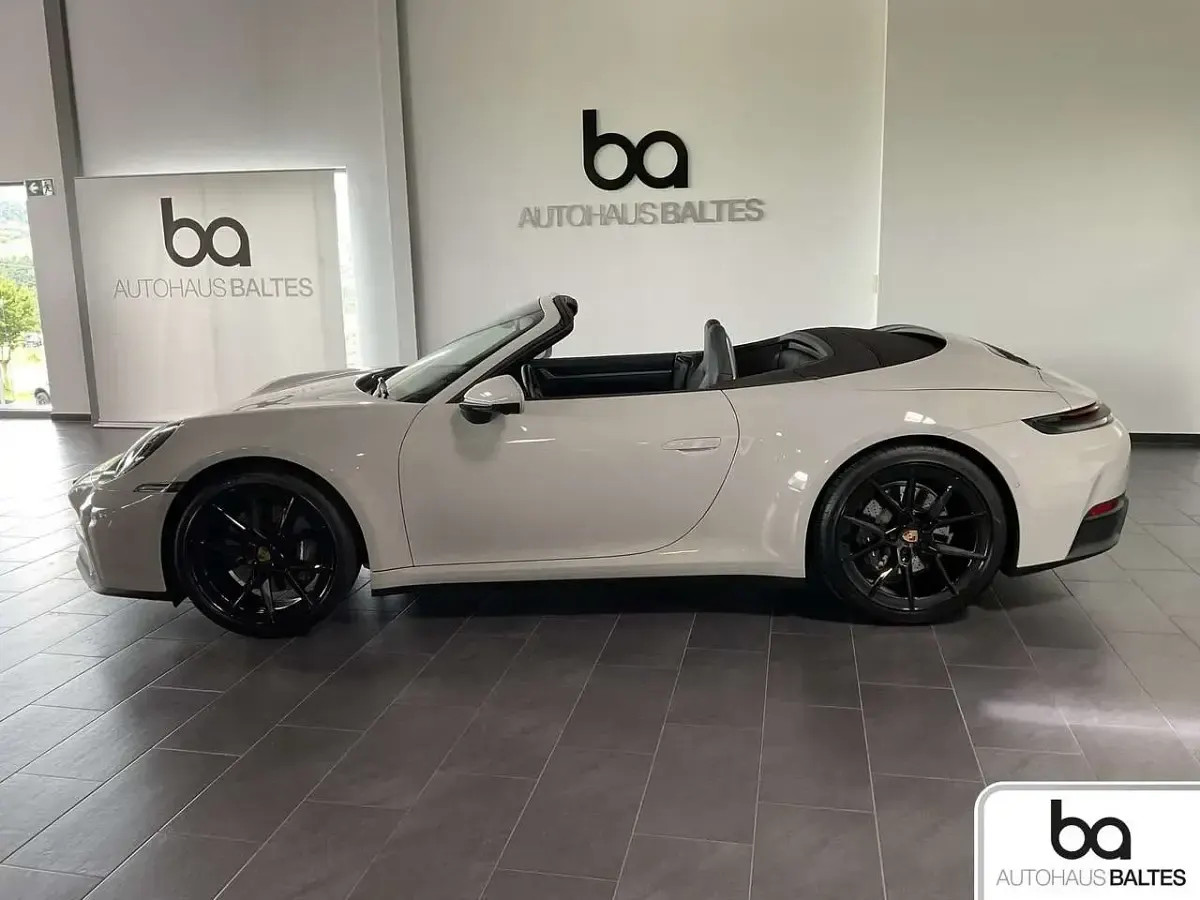 Gebraucht Porsche 992 394 PS (289 kW) 2026 Kreide Cabrio