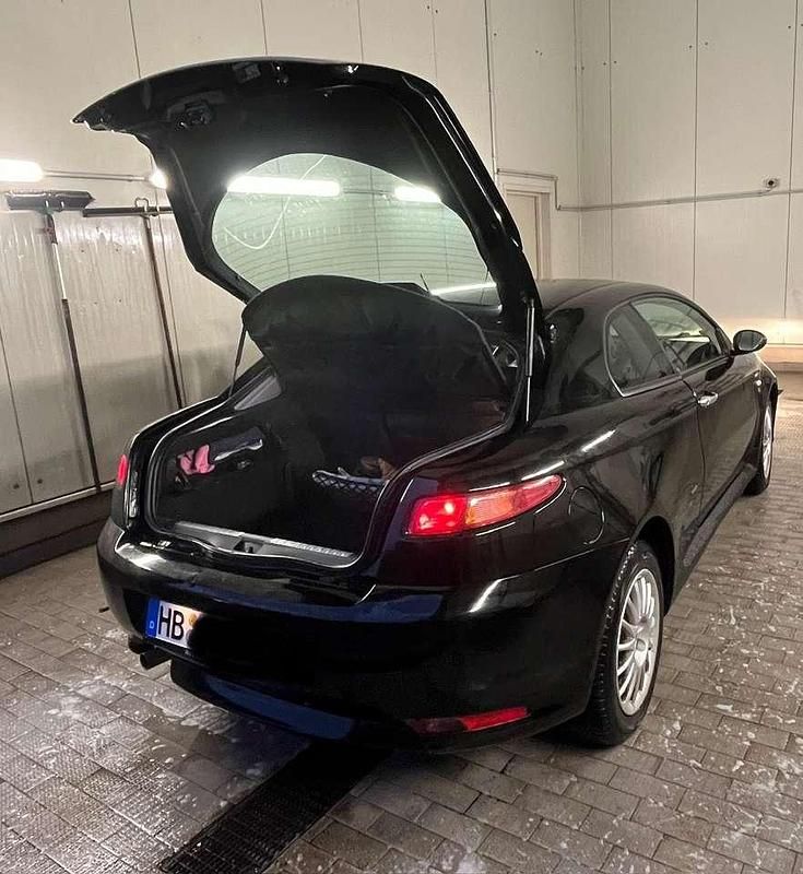 Gebraucht 2005 Alfa Romeo GT Distinctive Coupé | 2.150 € (Guter Preis) - Bild 1/4