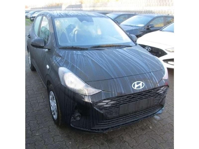 Gebraucht Hyundai i10 Select 63 PS (46 kW) 2024 Schwarz Kleinwagen