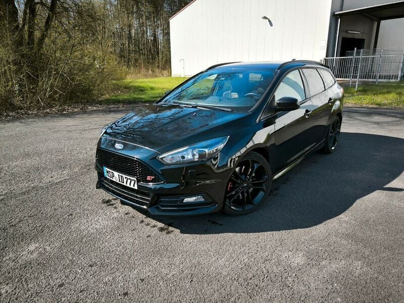 Schwarz Gebraucht 2018 Ford Focus ST Limousine | 16.000 € (Fairer Preis) - Bild 1/4