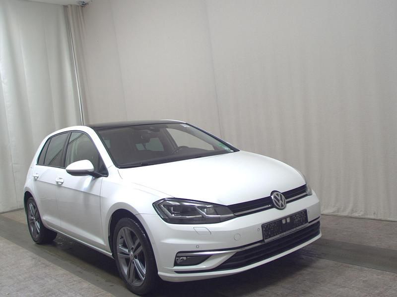 Gebraucht VW Golf VII Highline 150 PS (110 kW) 2019 Pure white