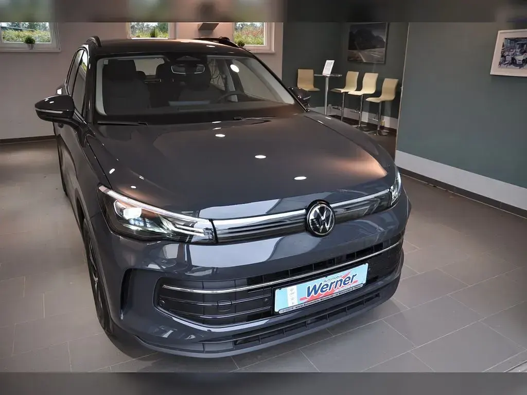 Gebraucht VW Tiguan Life 150 PS (110 kW) 2026 Grau SUV