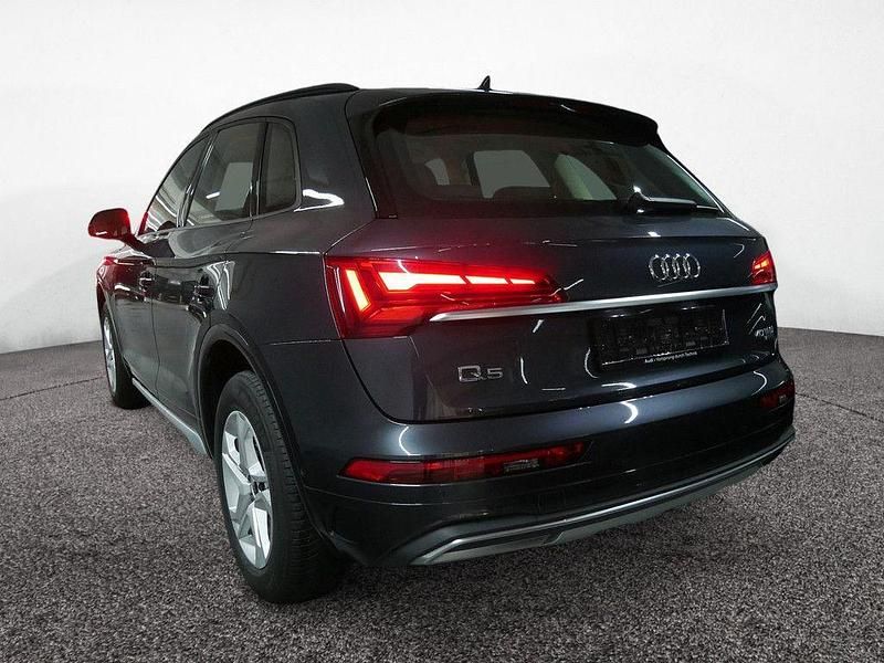 Gebraucht Audi Q5 Ambiente 204 PS (150 kW) 2023 Manhattangrau metallic SUV