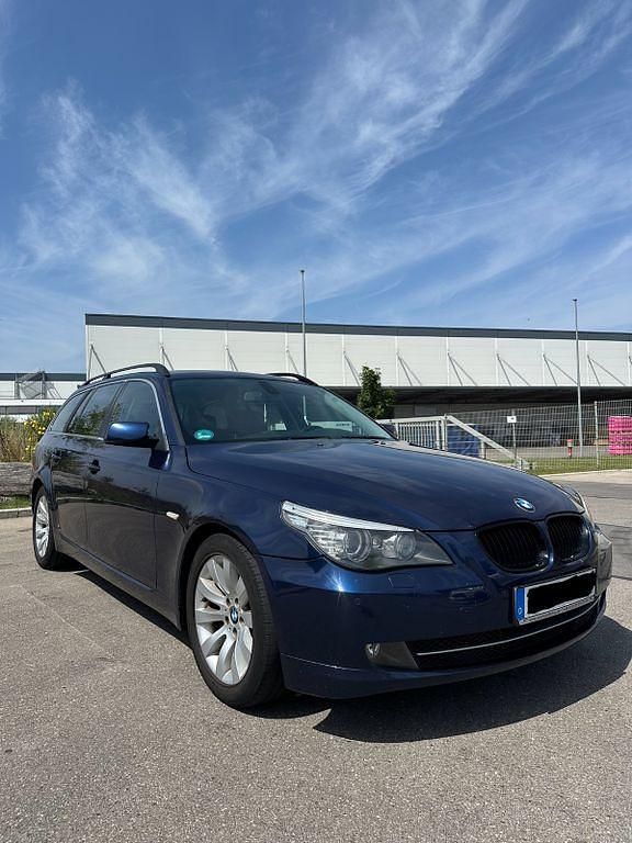 Blau Gebraucht 2007 BMW 530 Sport Line Kombi | 4.900 € (Guter Preis) - Bild 1/4