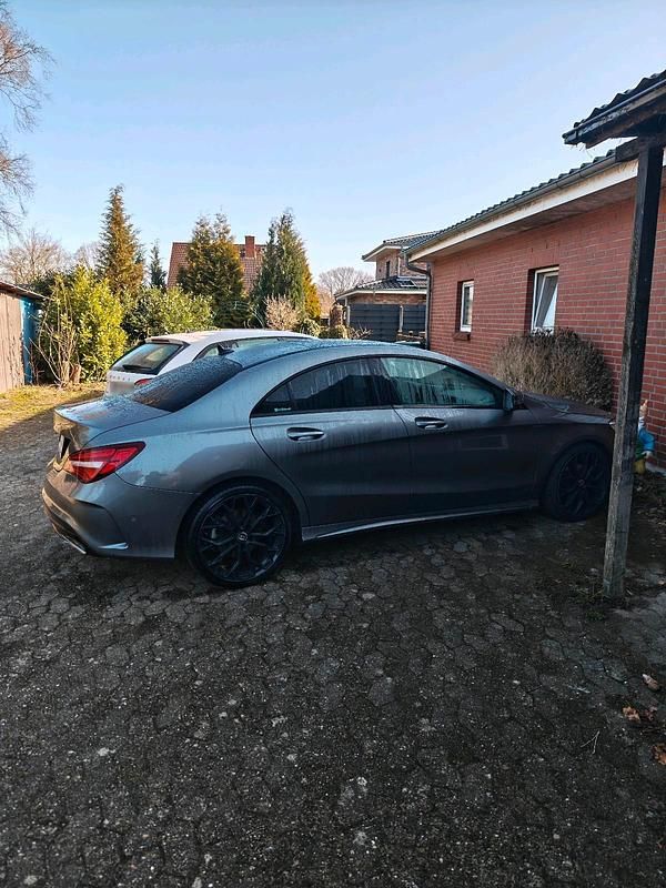 Gebraucht Mercedes CLA200 AMG line 136 PS (100 kW) 2018 Grau Coupé