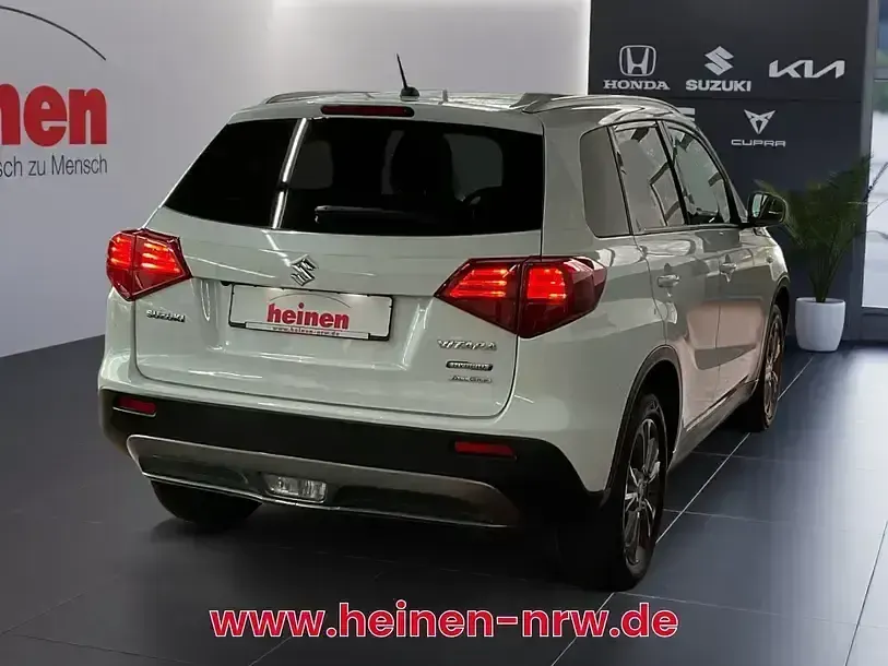 Gebraucht Suzuki Vitara Comfort 129 PS (94 kW) 2021 Weiß SUV