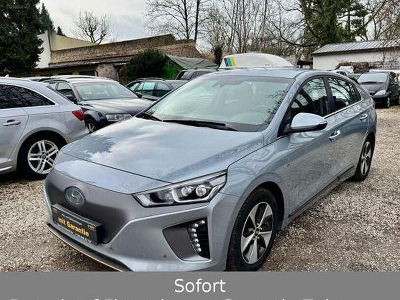 Silber Gebraucht 2018 Hyundai Ioniq Premium Kleinwagen | 13.999 € (Teuer) - Bild 1/4