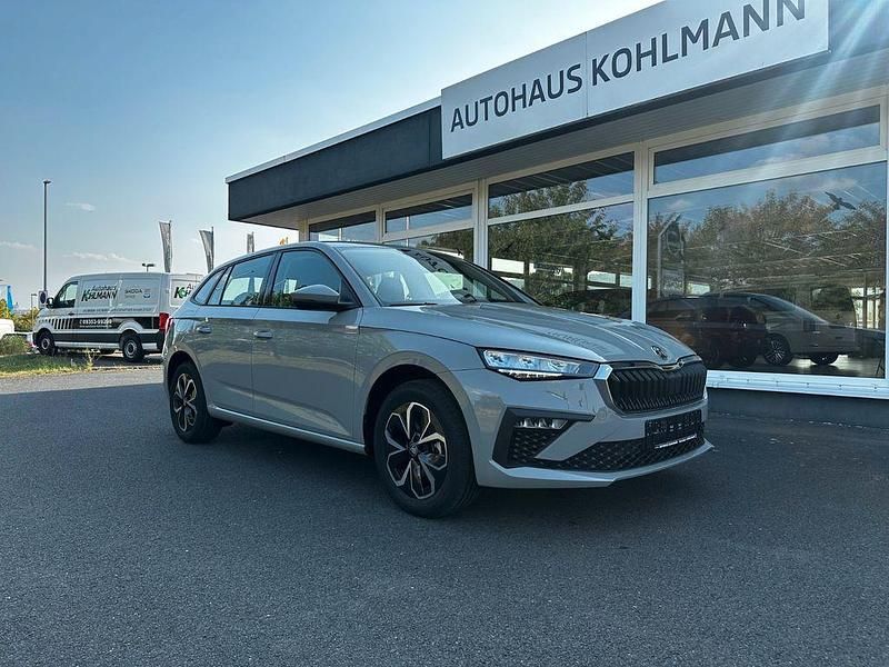Grau Neu 2025 Skoda Scala Selection Kleinwagen | 24.990 € (Fairer Preis) - Bild 1/4